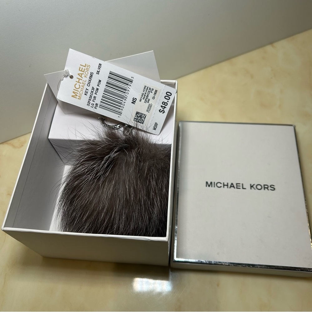 Michael Kors Keychain - Picture 6 of 9